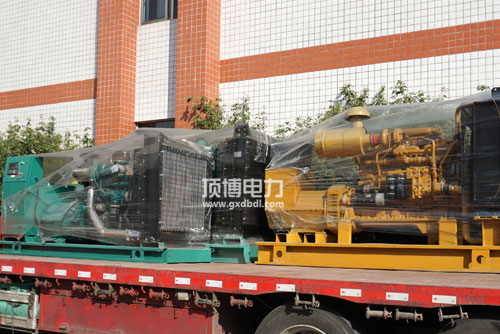 柴油發(fā)電機(jī)組蓄電池上白色粉末是什么？怎么產(chǎn)生的？