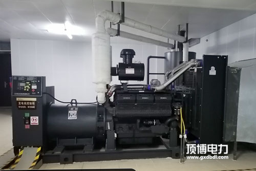 頂博電力引進技術(shù)，生產(chǎn)制造新型智能環(huán)保柴油發(fā)電機設(shè)備