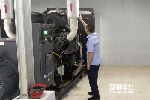 柴油發(fā)電機組突然冒白煙，專業(yè)廠家來幫忙