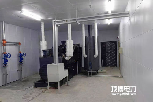 為何高性能大型柴油發(fā)電機(jī)啟動(dòng)會(huì)冒藍(lán)煙？