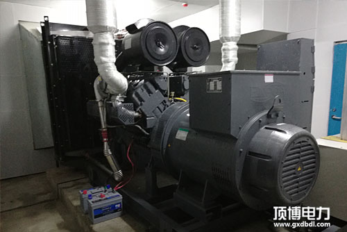 柴油機發(fā)電機結合處有金屬碰撞聲？更換接口膠圈就行了