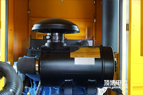 冷凍液中滲入機(jī)油，對(duì)發(fā)動(dòng)機(jī)汽缸有什么樣影響？